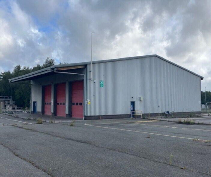 Lower House Ln, Liverpool à vendre - Photo du bâtiment - Image 2 de 3