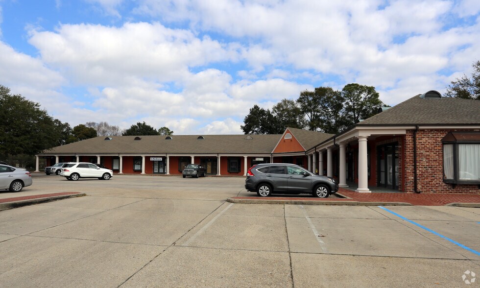 452 Courthouse Rd, Gulfport, MS for lease - Building Photo - Image 2 of 2
