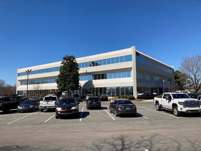 150 West Park Loop, Huntsville, AL à louer - Photo du bâtiment - Image 2 de 6