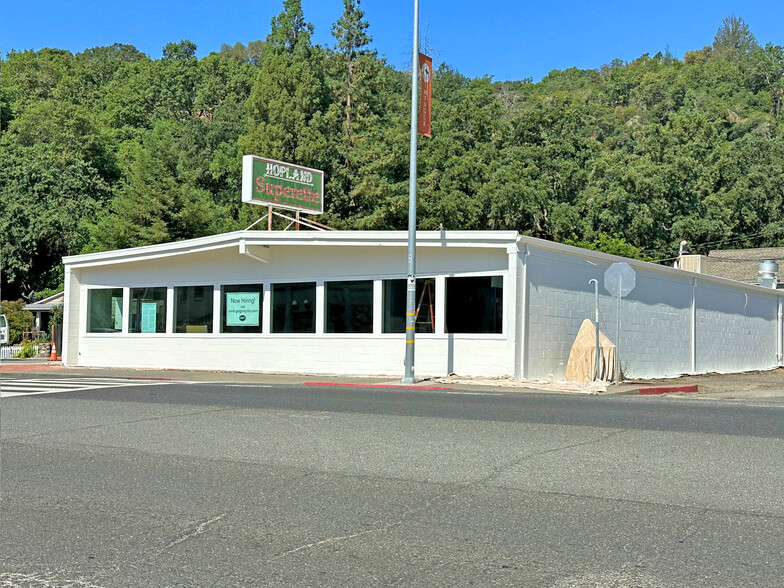 13400 S Highway 101, Hopland, CA à louer - Photo du bâtiment - Image 1 de 4