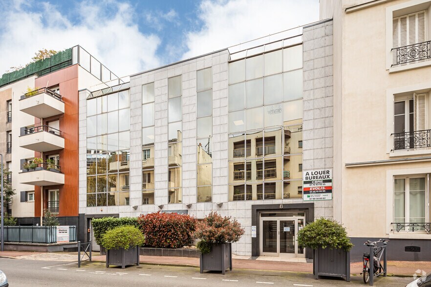8 Rue Edouard Naud, Issy-les-Moulineaux à louer - Photo du bâtiment - Image 3 de 7