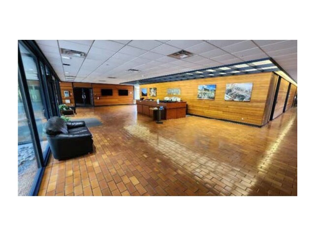 2011 Prince George Pulpmill Rd, Prince George, BC à louer - Photo du bâtiment - Image 2 de 3