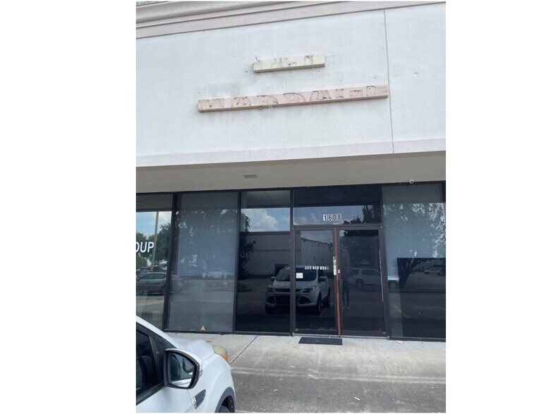 1602-1632 S Friendswood Dr, Friendswood, TX à louer - Photo du bâtiment - Image 2 de 5