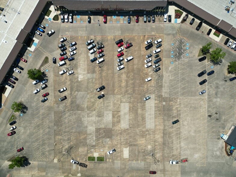 1809 E Loop 281, Longview, TX à louer - Photo du bâtiment - Image 2 de 5