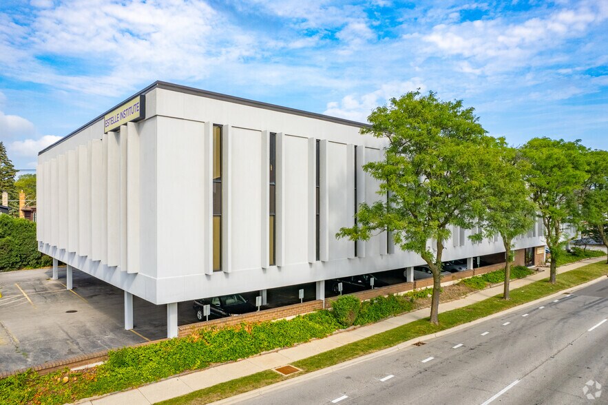 10024 Skokie Blvd, Skokie, IL à louer - Photo du bâtiment - Image 1 de 6