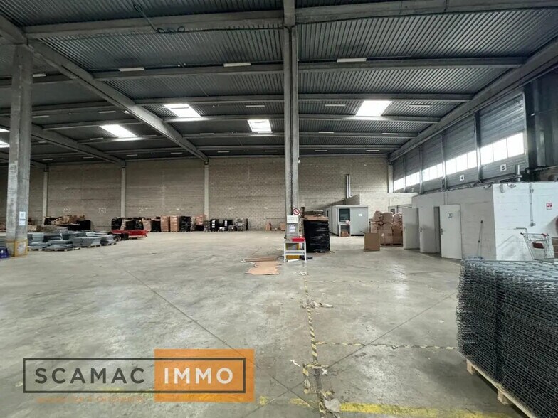 Industrial in Combs-la-Ville for lease - Interior Photo - Image 3 of 13