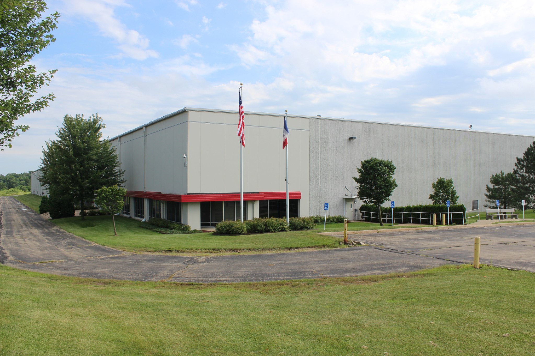 7500 Chavenelle Rd, Dubuque, IA for sale Building Photo- Image 1 of 1