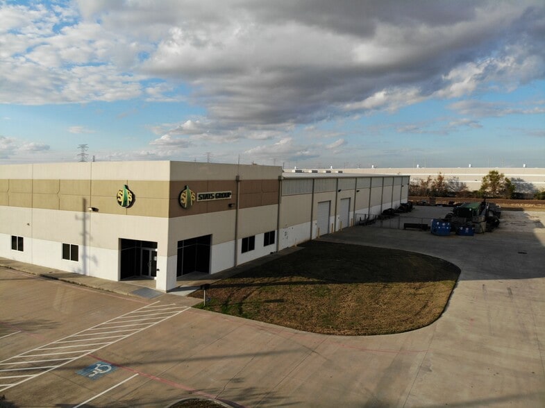 10950 Brittmoore Park Dr, Houston, TX for sale - Building Photo - Image 2 of 10