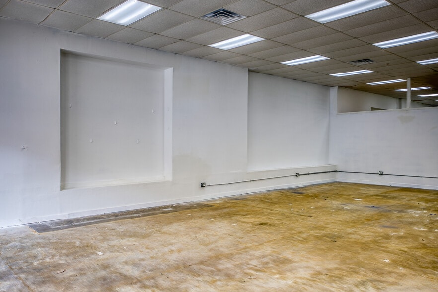 307 E Goliad Ave, Crockett, TX for sale - Building Photo - Image 3 of 28