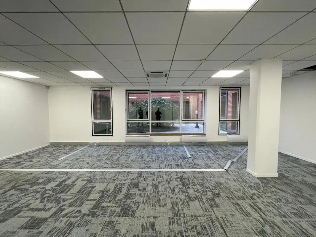 Office in Meudon for lease Interior Photo- Image 1 of 6