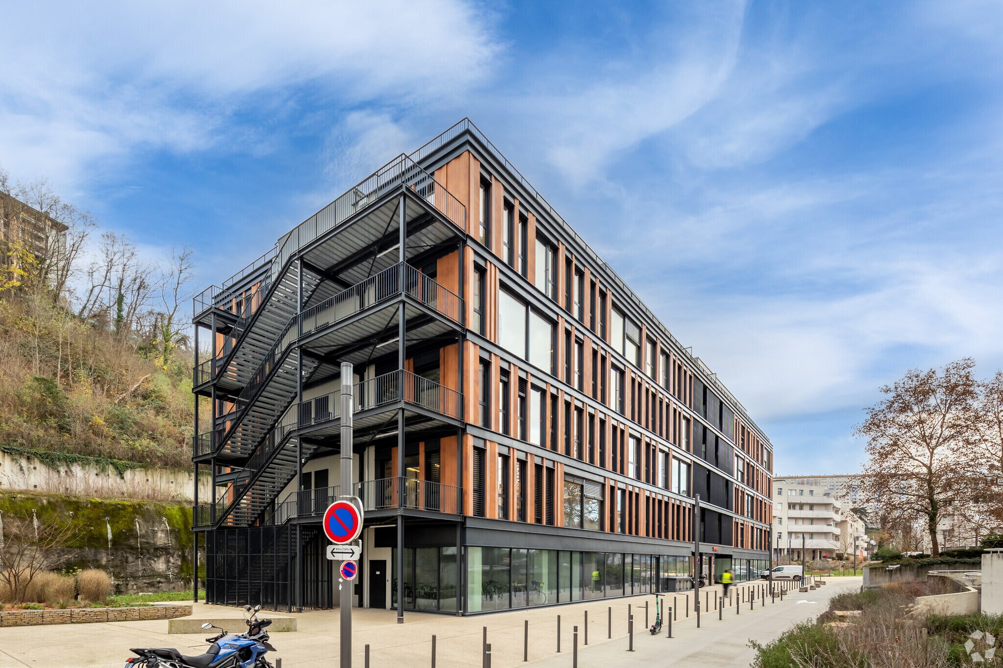 Coworking Space in Lyon for lease Primary Photo- Image 1 of 5