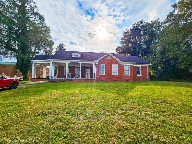 51 Broad St, Ellijay, GA à louer - Photo du bâtiment - Image 2 de 12