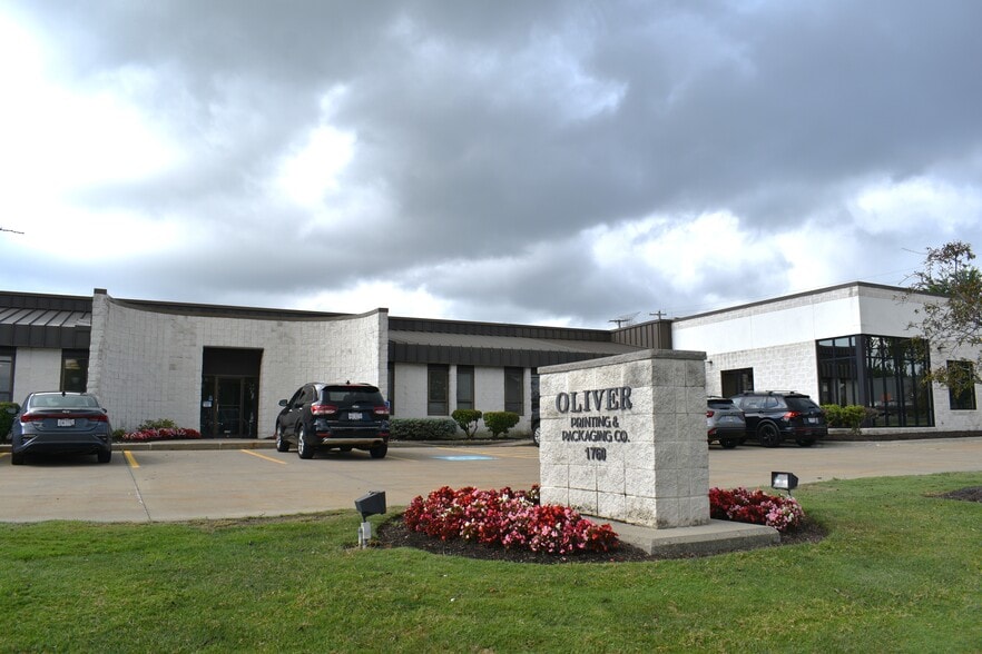1760 Enterprise Pkwy, Twinsburg, OH for sale - Building Photo - Image 1 of 8