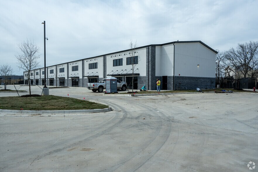 120 Country View Dr, Roanoke, TX à louer - Photo du bâtiment - Image 2 de 7