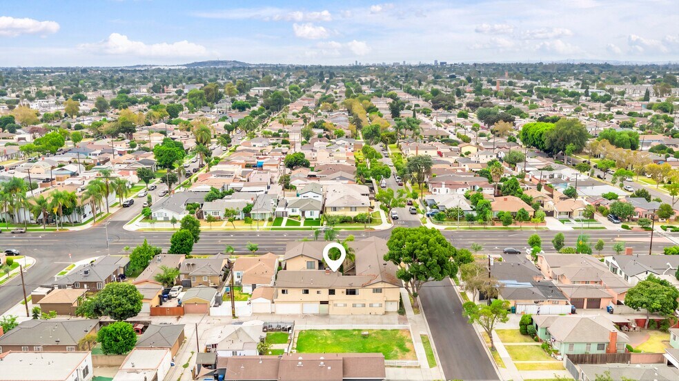 1005 E Harding St, Long Beach, CA à vendre - Photo du bâtiment - Image 3 de 21