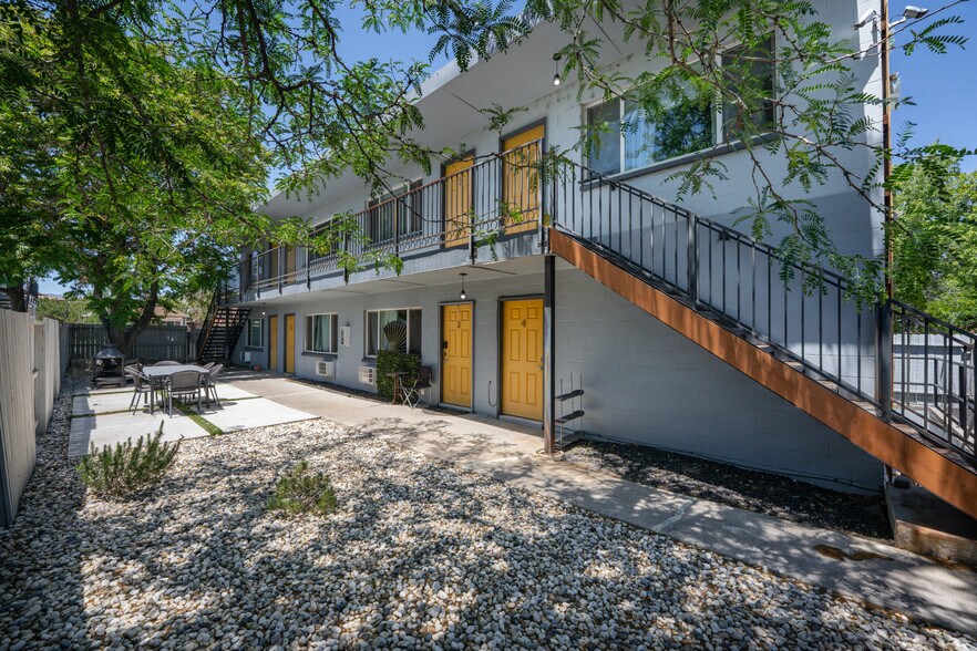 630 Sinclair St, Reno, NV à vendre - Photo du bâtiment - Image 2 de 16