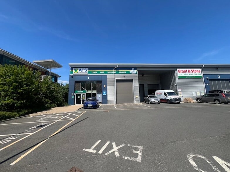 Western Rd, Bracknell for lease - Building Photo - Image 2 of 8