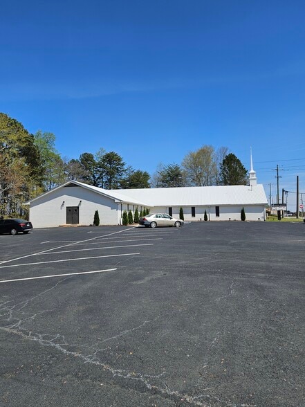 2920 Browns Bridge Rd, Gainesville, GA à vendre - Photo du bâtiment - Image 2 de 5