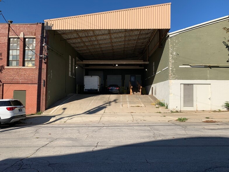 2203 W Michigan St, Milwaukee, WI for sale - Building Photo - Image 2 of 14