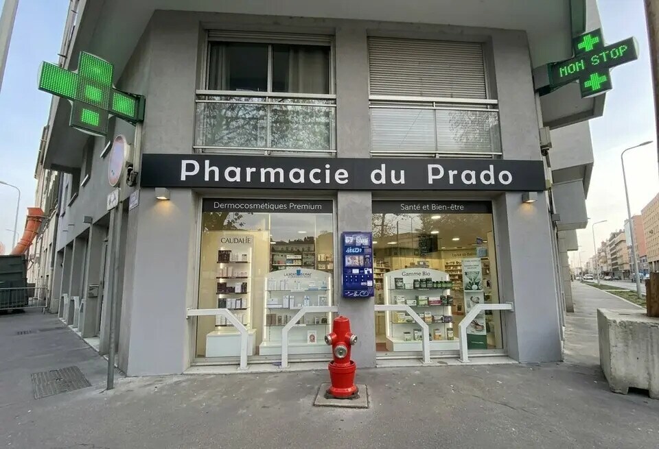 Commerce de détail dans Lyon à louer Photo du bâtiment- Image 1 de 11