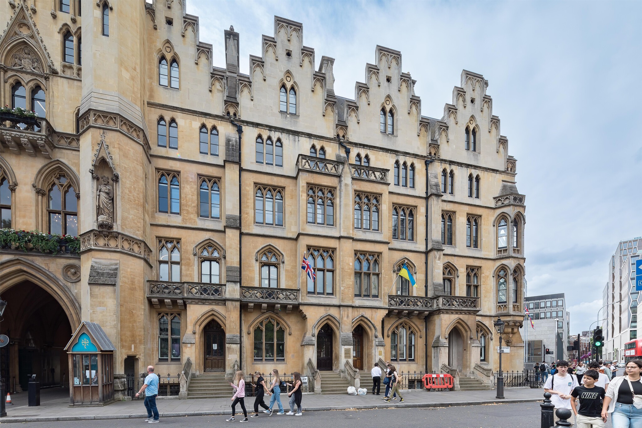 4-8 The Sanctuary, London for lease Building Photo- Image 1 of 12