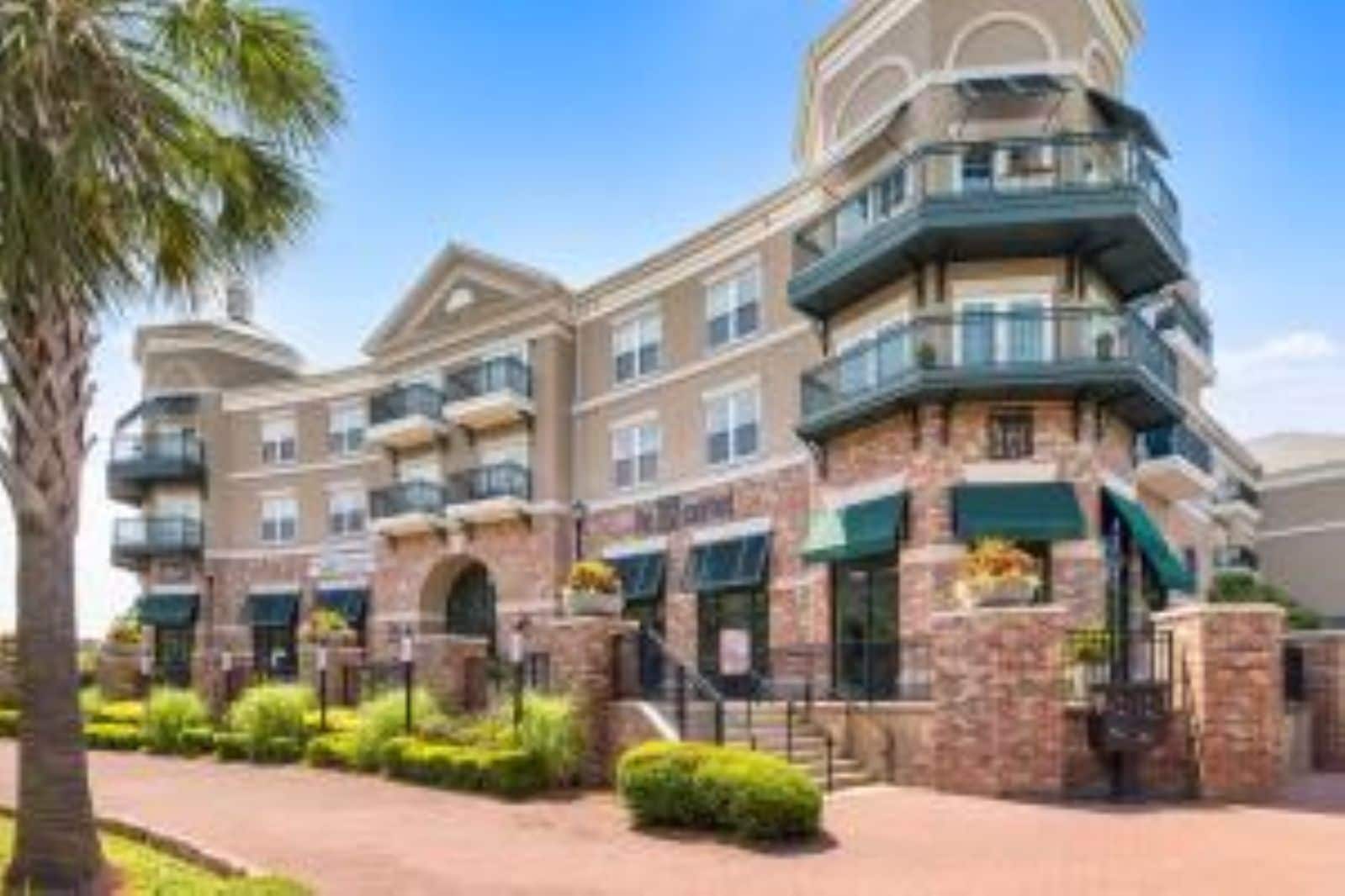 211 River Landing Dr, Charleston, SC for lease Building Photo- Image 1 of 4