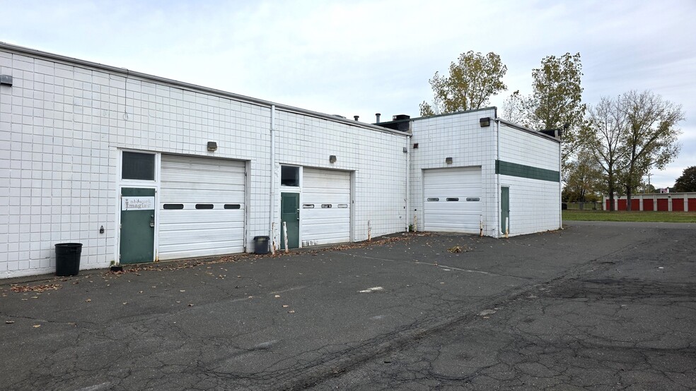 122 Spring St, Southington, CT for sale - Building Photo - Image 2 of 2