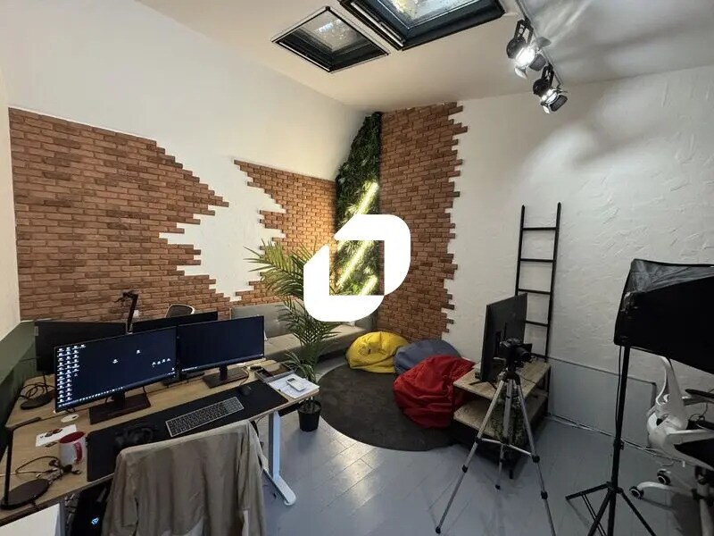 Office in Vanves for lease Interior Photo- Image 1 of 7