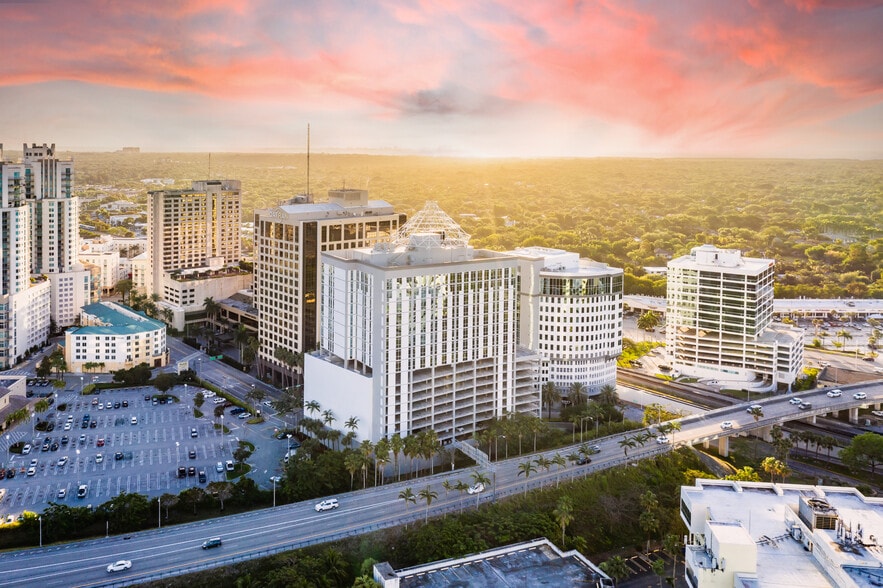 9155 S Dadeland Blvd, Miami, FL for lease - Aerial Video - Image 2 of 33