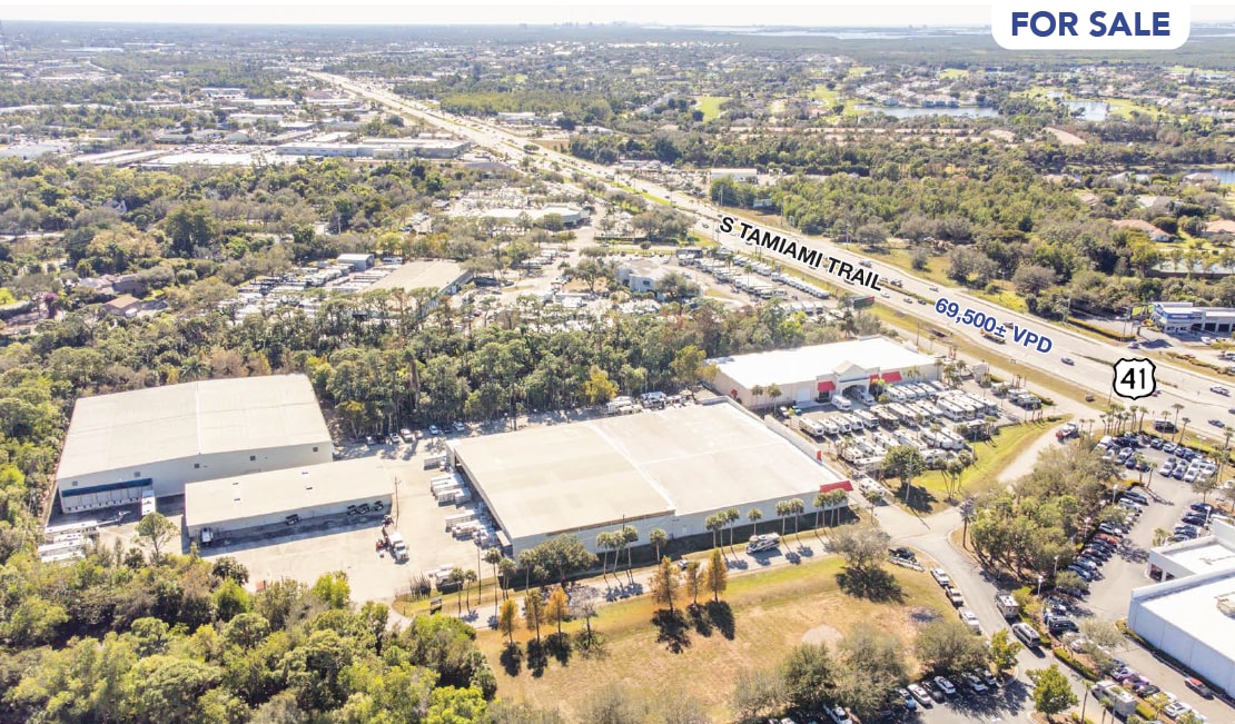 PREMIER RETAIL SHOWROOMS & WAREHOUSES portfolio of 2 properties for sale on LoopNet.ca Primary Photo- Image 1 of 3