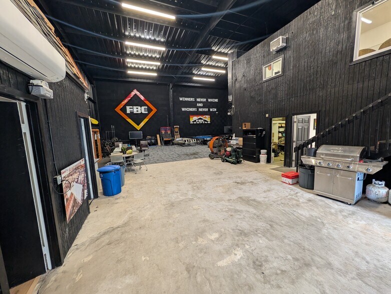 3050 Ualena St, Honolulu, HI à louer - Photo du bâtiment - Image 2 de 15