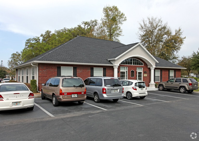 1740 SE 18th St, Ocala, FL à louer - Photo du bâtiment - Image 1 de 2