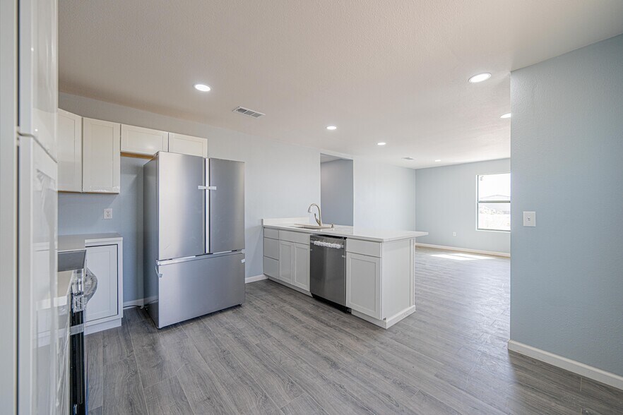 241 Bass St, Odessa, TX à vendre - Photo du bâtiment - Image 2 de 30