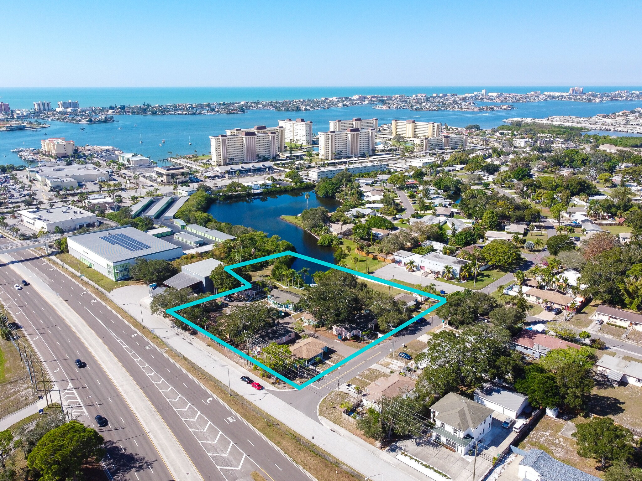 10814 Navajo Dr, Saint Petersburg, FL à vendre Photo du bâtiment- Image 1 de 1