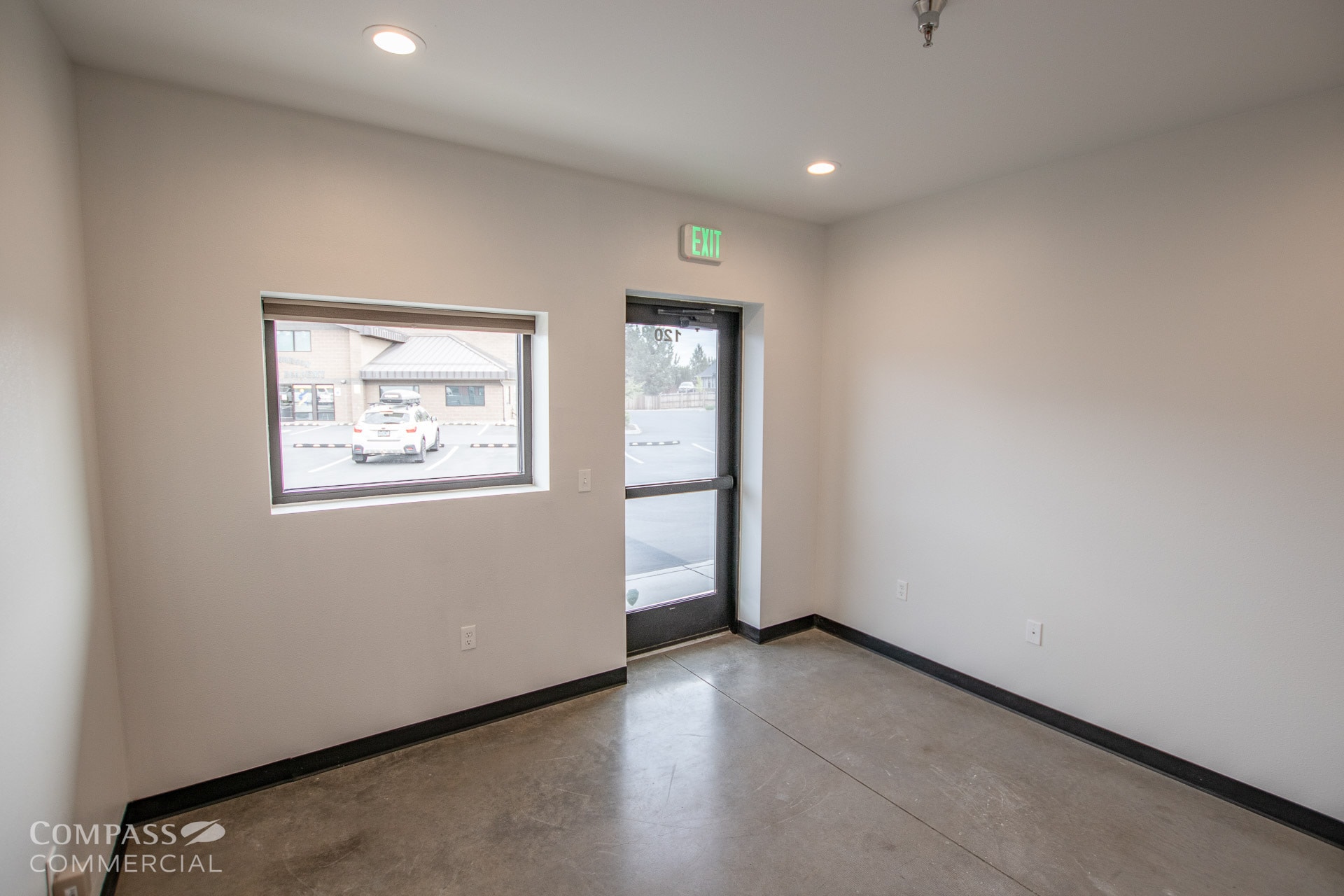 63052 Layton Ave, Bend, OR for lease Interior Photo- Image 1 of 6