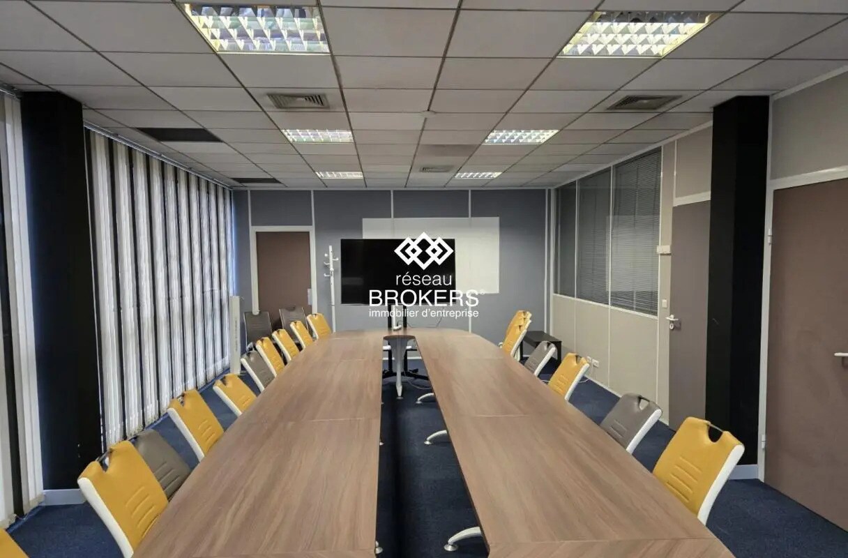 Office in Roissy-en-France for sale Interior Photo- Image 1 of 10