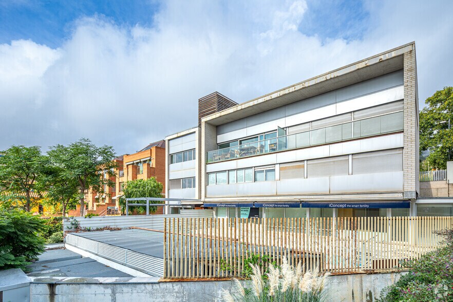 Multifamily in Barcelona, Barcelona for sale - Primary Photo - Image 1 of 2