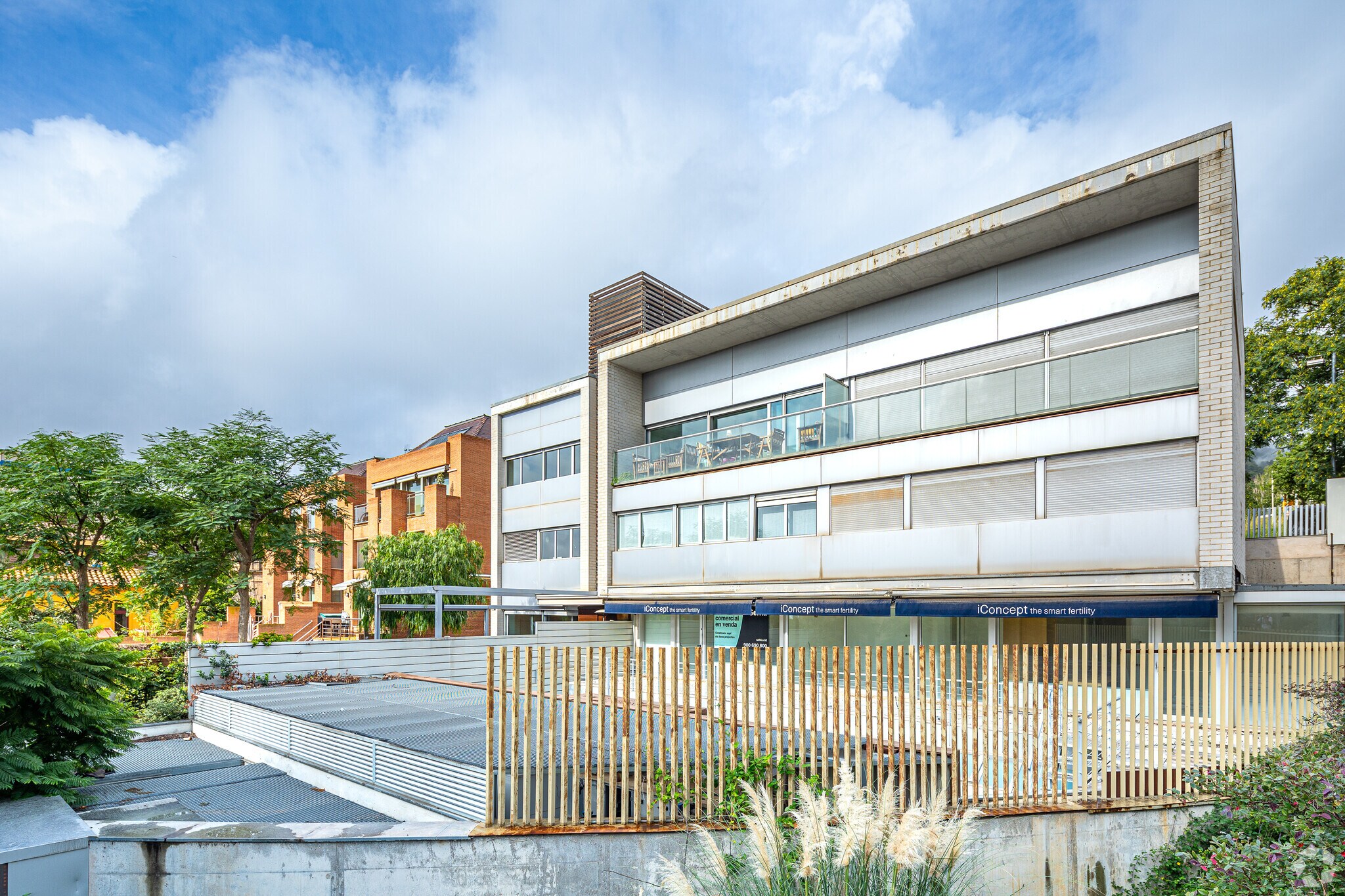 Multifamily in Barcelona, Barcelona for sale Primary Photo- Image 1 of 3