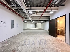 18-24 Bridge St, Brooklyn, NY for lease Building Photo- Image 2 of 12