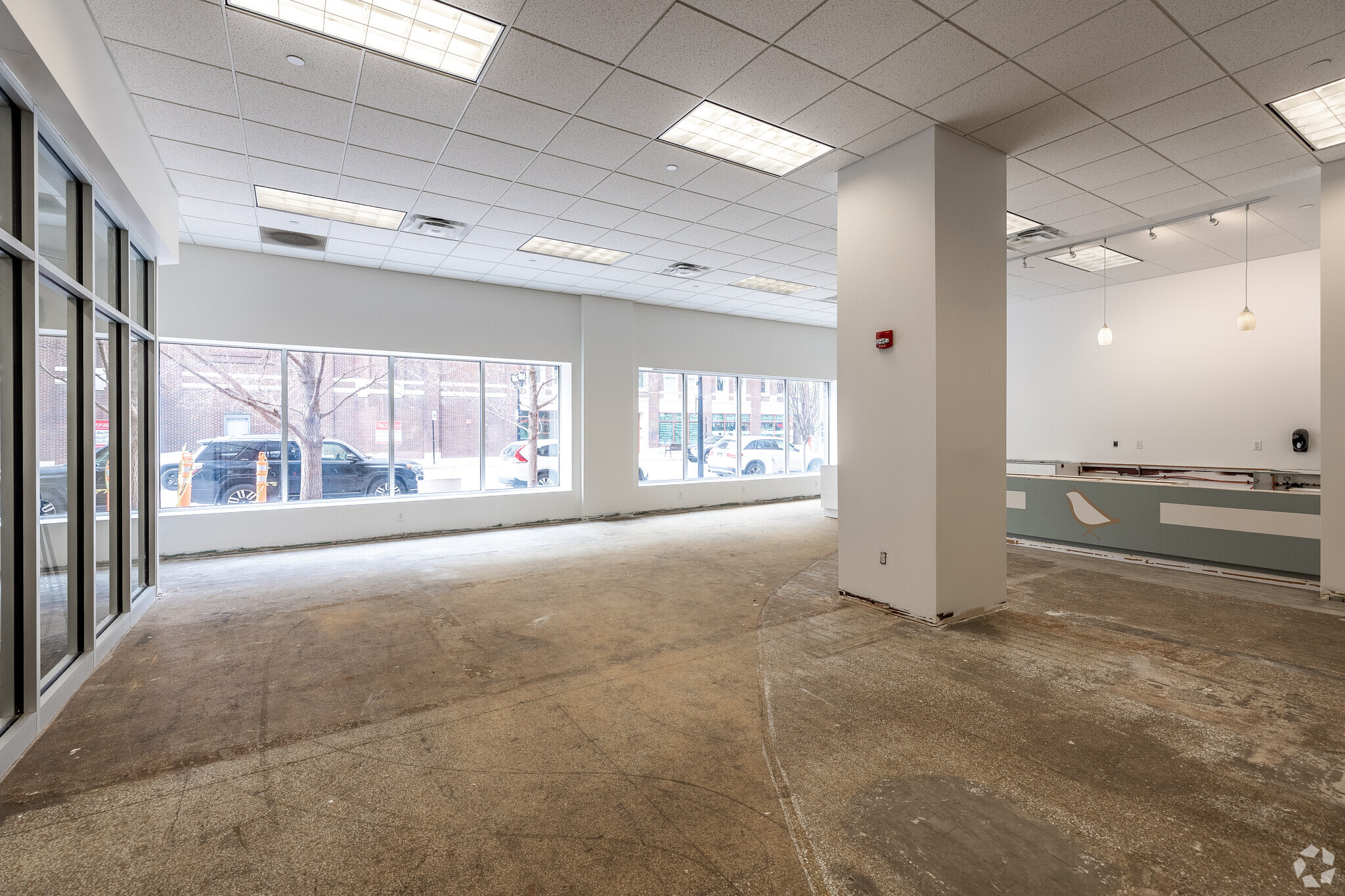 221 3rd Ave SE, Cedar Rapids, IA for lease Interior Photo- Image 1 of 2