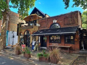 9 Station Appr, Richmond à louer Photo du bâtiment- Image 1 de 5