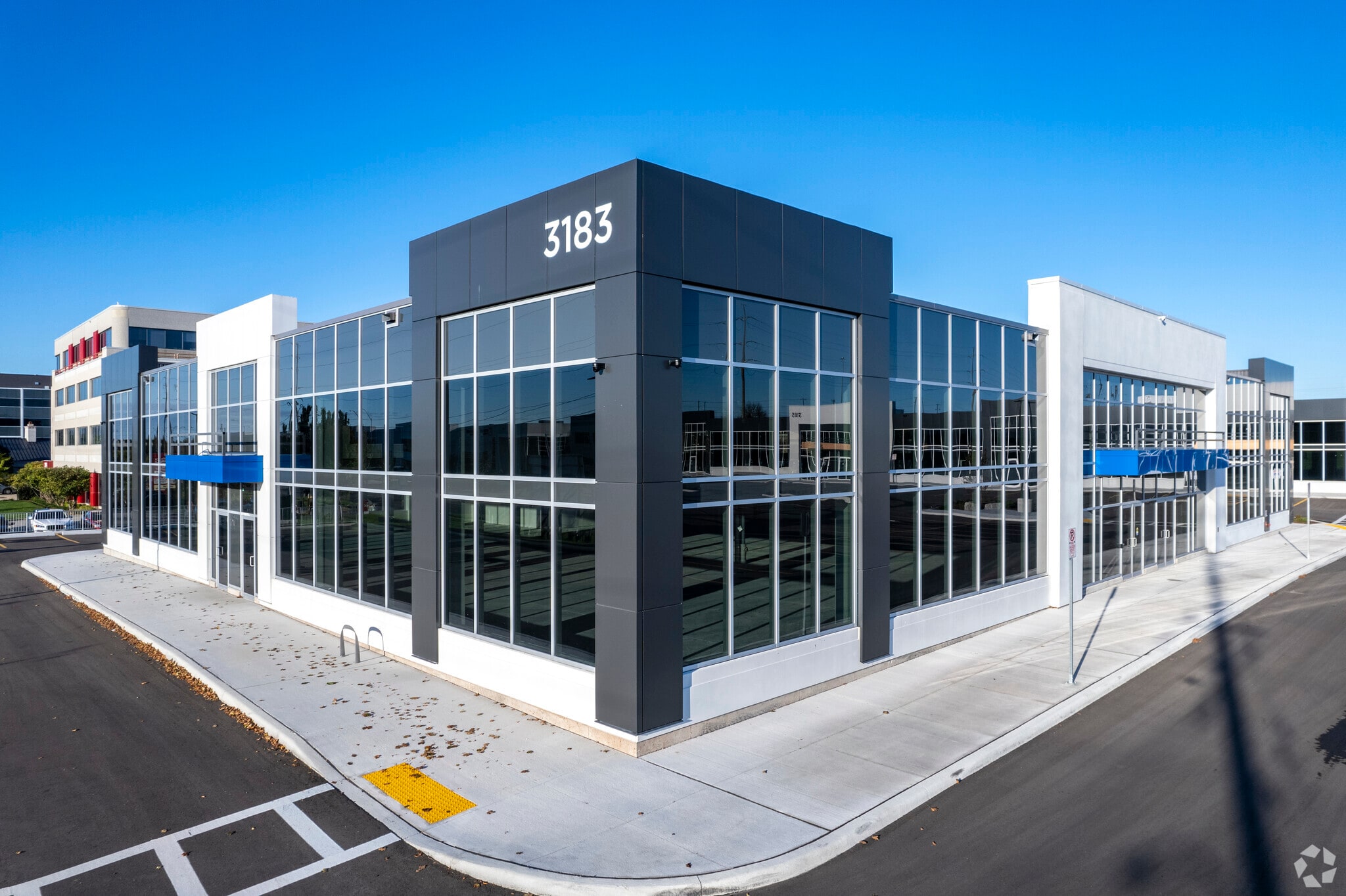 3185 Harvester Rd, Burlington, ON for lease Primary Photo- Image 1 of 5