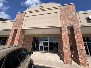 2500 Battleground Ave, Greensboro, NC for lease Building Photo- Image 2 of 5