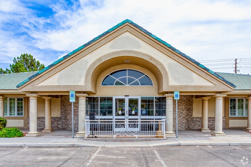 3511 E Harmon Ave, Las Vegas, NV à vendre - Photo du bâtiment - Image 3 de 30