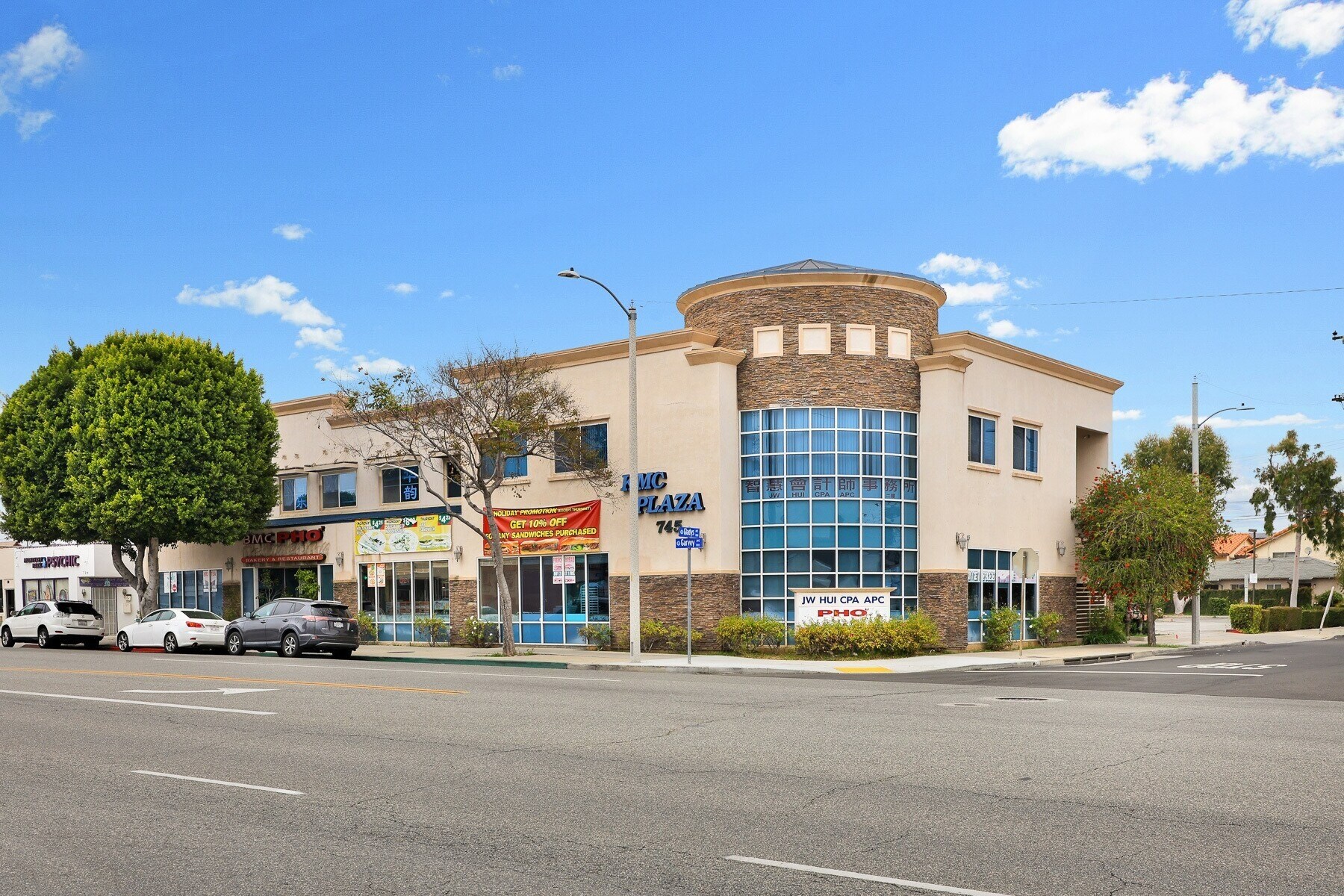 745 E Garvey Ave, Monterey Park, CA à louer Photo du bâtiment- Image 1 de 23