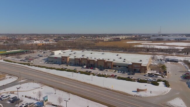 Plus de détails pour 1175-1231 N Gary Ave, Carol Stream, IL - Commerce de détail à louer