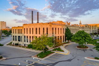 Plus de détails pour 101 W Pleasant St, Milwaukee, WI - Bureau à louer