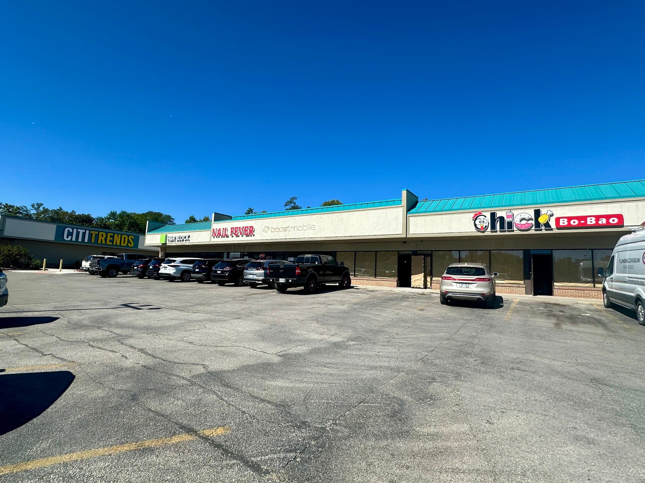 7402-7456 N 30th St, Omaha, NE for lease Primary Photo- Image 1 of 5