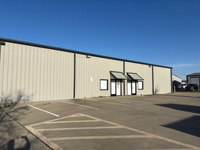 1919 Golden Heights Rd, Fort Worth, TX à louer Photo du bâtiment- Image 1 de 8