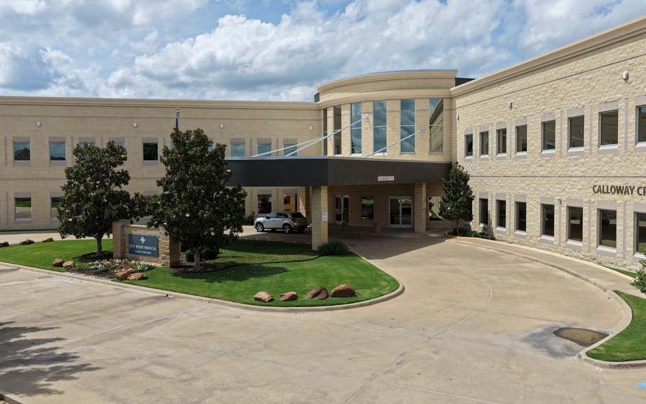 4300 City Point Dr, North Richland Hills, TX for lease - Building Photo - Image 2 of 10